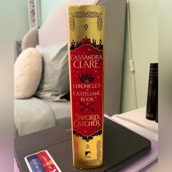 Waterstones Exclusive Edition of Swordcatcher by Cassandra Clare - Picture 3 of 11